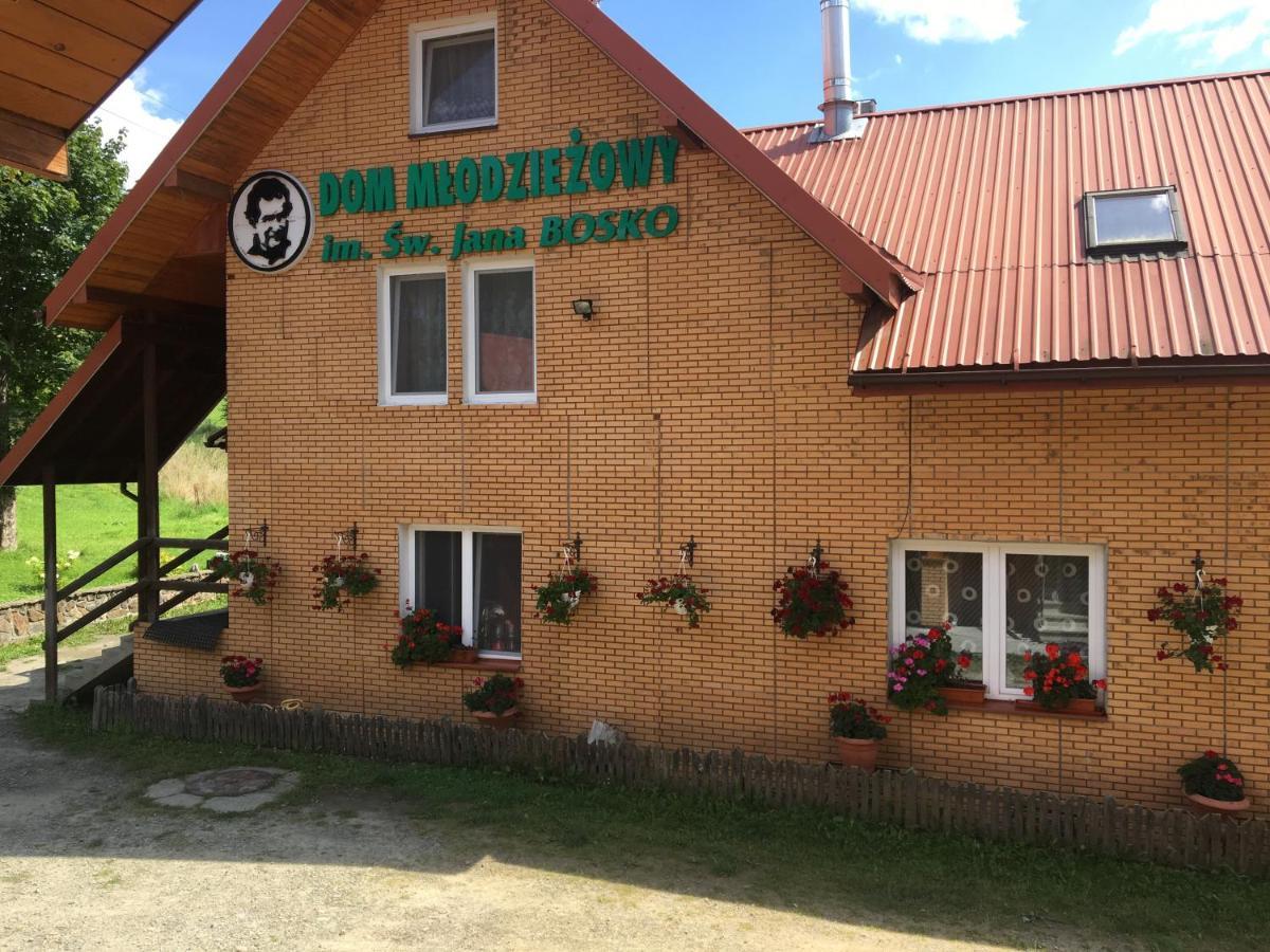 Dom Mlodziezowy W Polanie Homestay Serednie Male