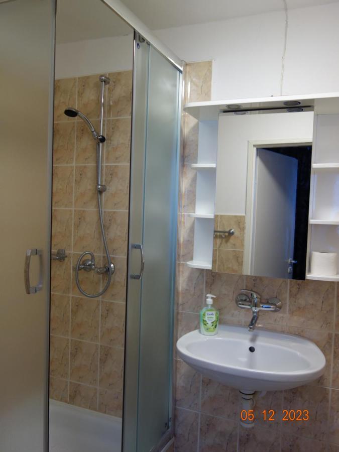 Dom Mlodziezowy W Polanie Homestay Serednie Male